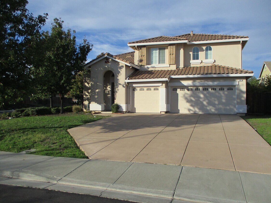 100 Mt Adams Cir, Vacaville, CA 95688 House Rental in Vacaville, CA