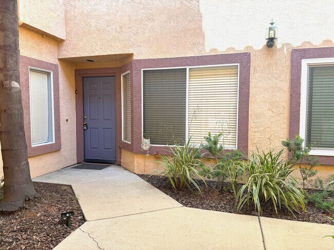 Foto del edificio - Beautifully Upgraded 2 Bed / 2.5 Bath Townhome in Tristan Community – Rancho San Diego