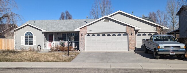 Building Photo - 528 W Woodbury Dr