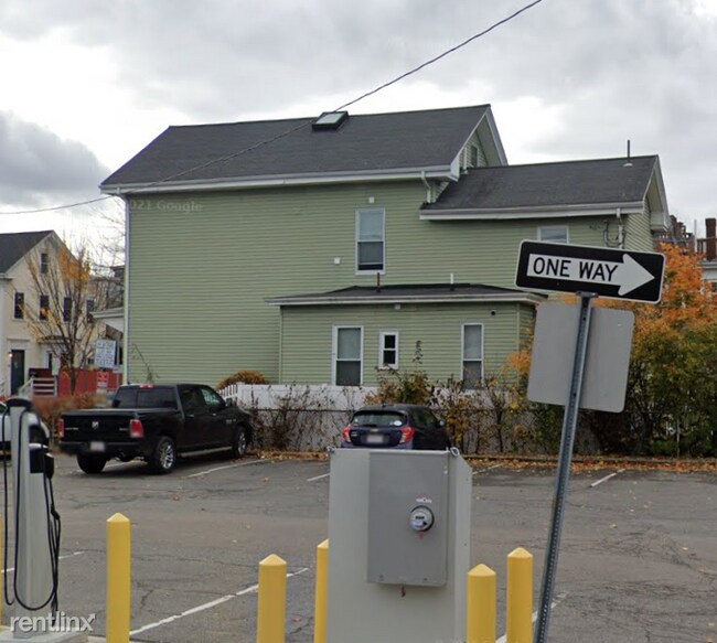 Foto del edificio - 1 br, 1 bath Duplex - 13 Pleasant St # 101 1