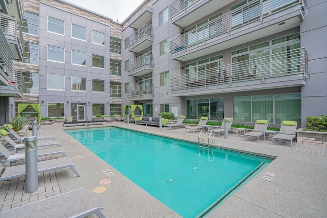 Foto del edificio - 295 E Roosevelt St