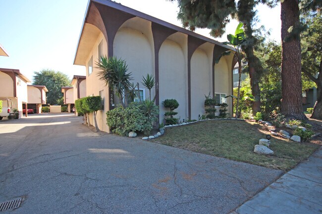 Building Photo - 260 Alpine St