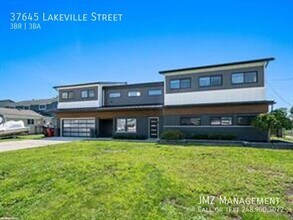 Building Photo - 37645 Lakeville St