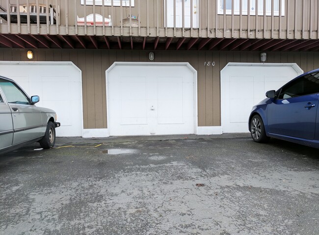Garage - 180 Charwila Ln