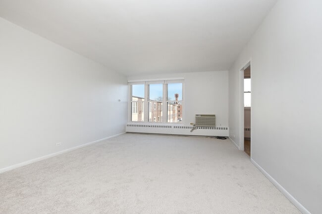 Building Photo - 1333 W Touhy Ave