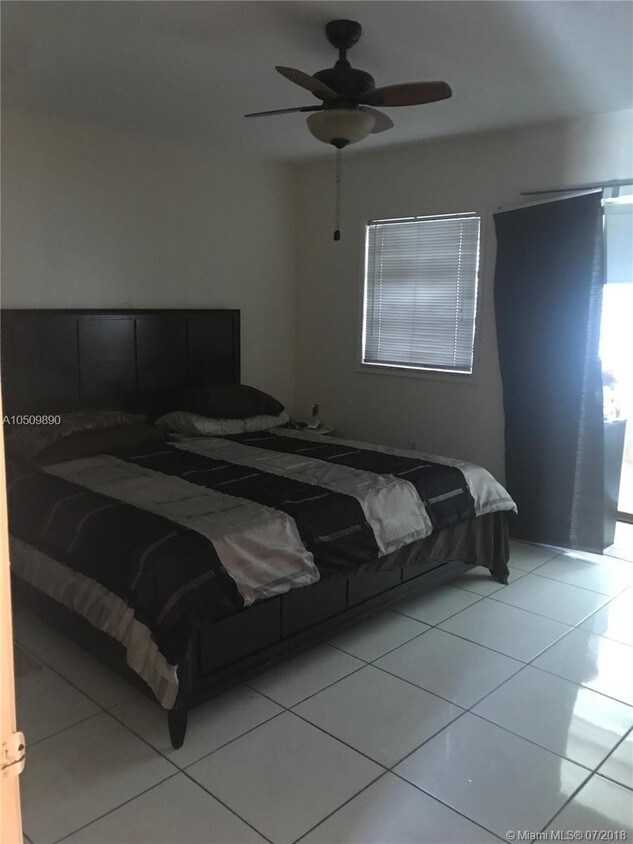 Foto del edificio - 135 NE 202nd Terrace