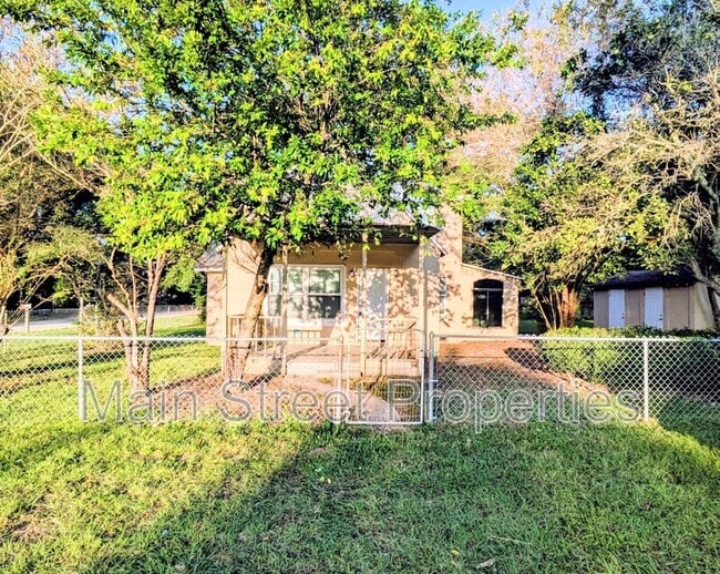 Building Photo - 3500 W Cervantes St