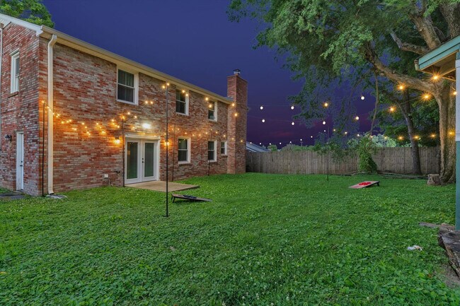 Building Photo - 808 Roseview Dr