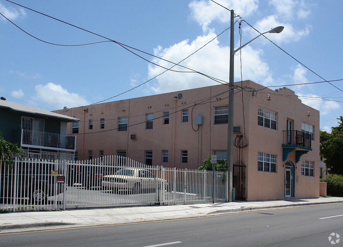 1,036 el sudoeste de 7th St. - 1036 SW 7th St