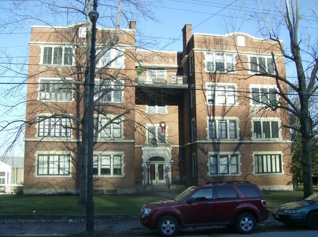 Building Photo - 345-347 W Second St