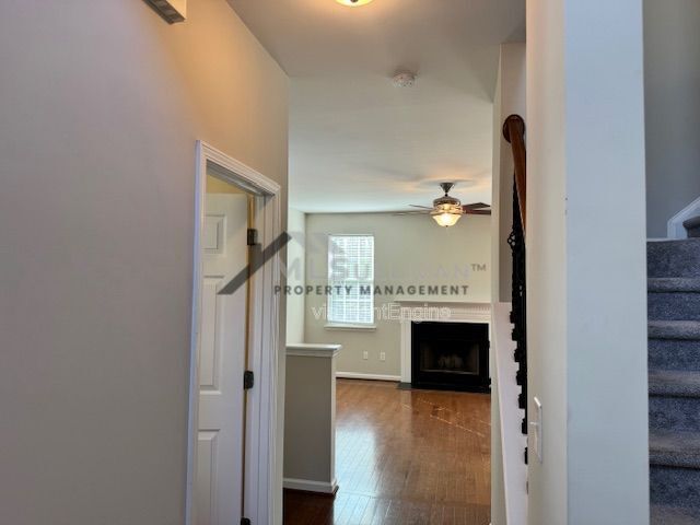 Foto del edificio - 3220 Forrestal Dr