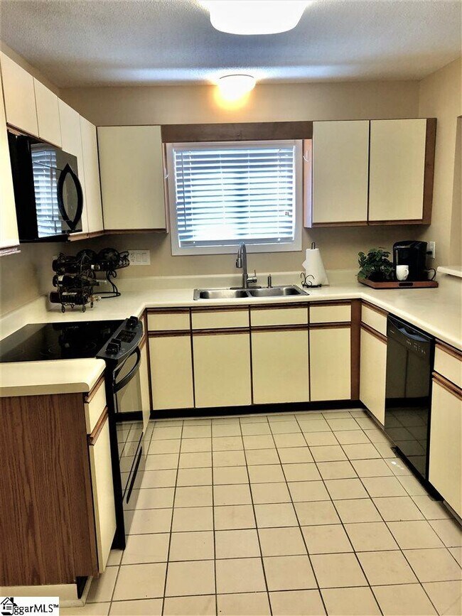 Building Photo - 509 Northlake Dr