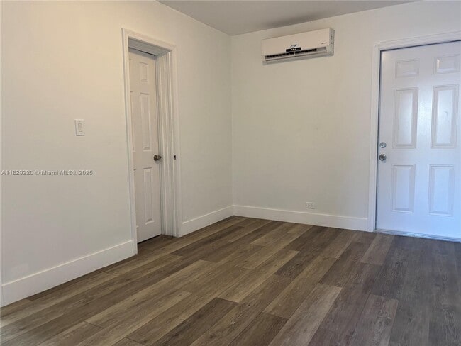 Building Photo - 214 NW 46th Ave