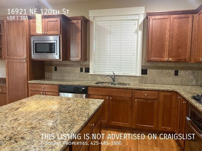Building Photo - $500 OFF Your First Month's Rent! Just in ...