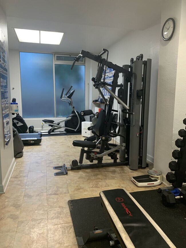 Foto del edificio - FULLY FURNISHED CONDO 1BR/1BA - AVAILABLE ...