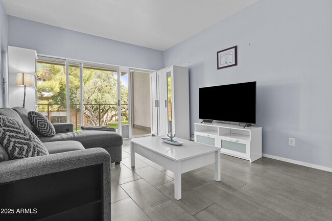 Building Photo - 6125 E Indian School Rd