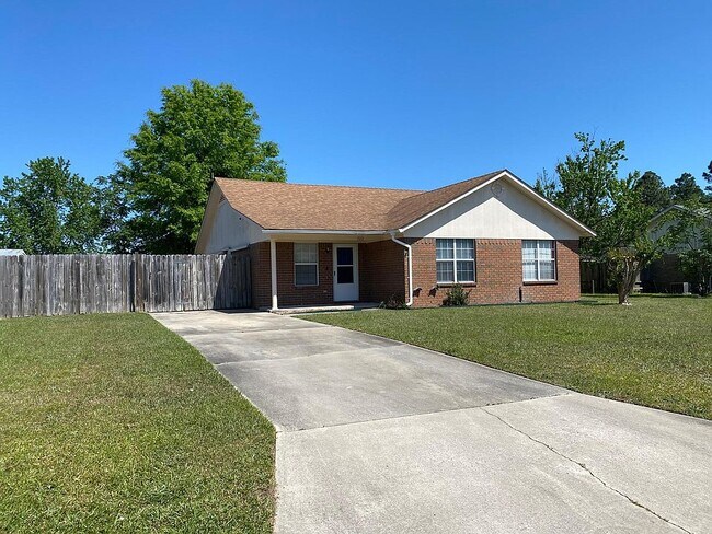 Building Photo - 5 Chesterfield Ct