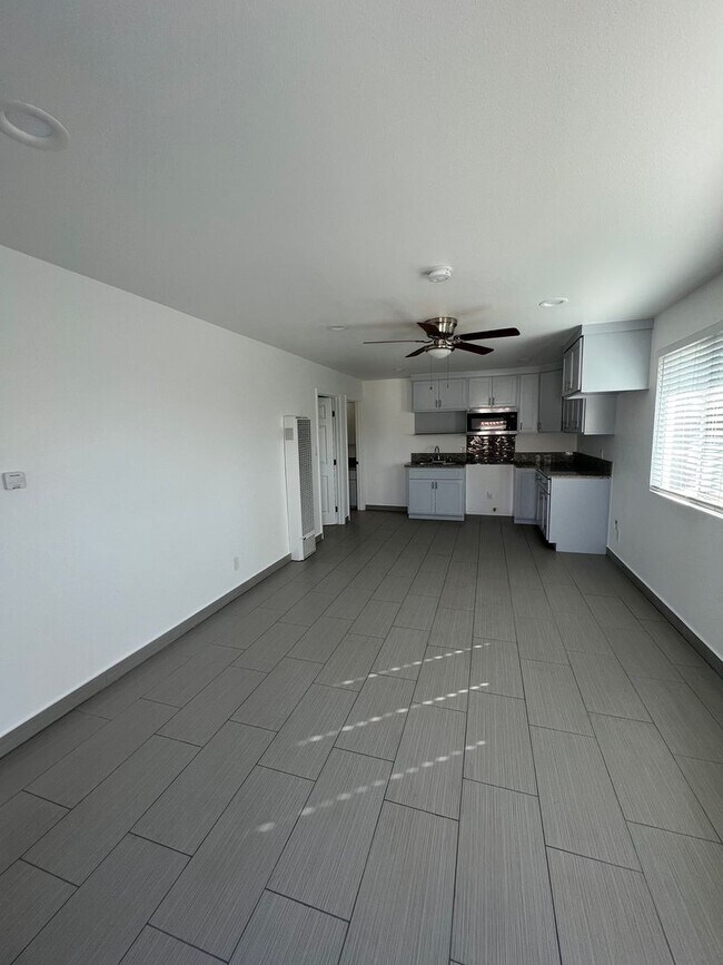 Foto del edificio - 8677 Dearborn Ave