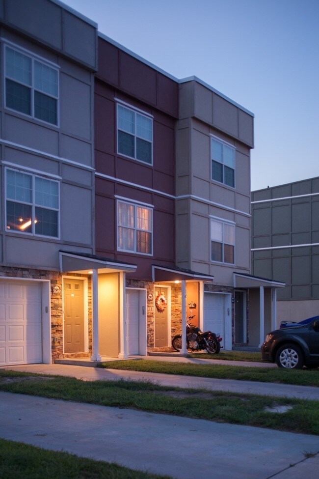 Direcciones individuales - River Trail Apartment Homes