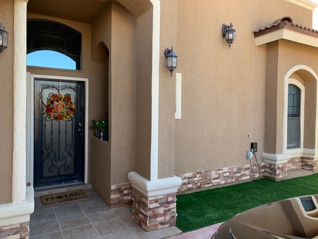 Foto del edificio - 2600 Snowy Rock Pl