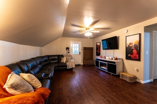 Foto del edificio - 1333 Saint Johns Ln