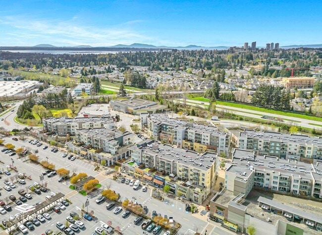 Building Photo - 15765-15765 Croydon Dr