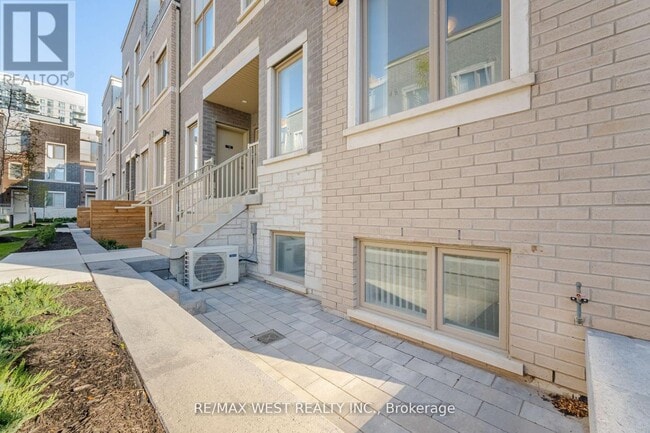 Building Photo - 141 Honeycrisp Cres