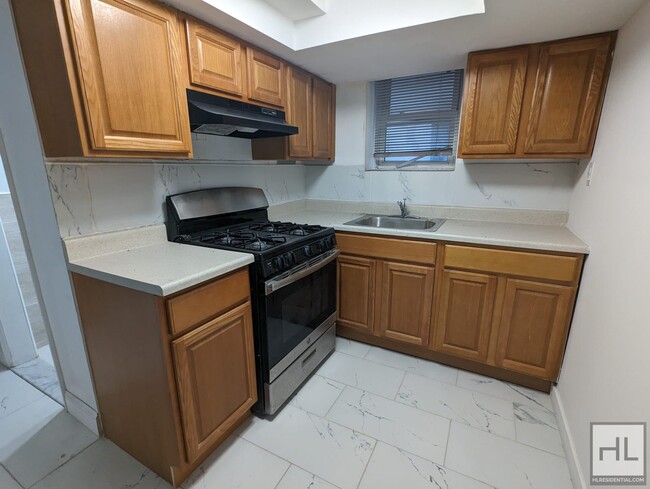 Foto del edificio - EAST 96 STREET