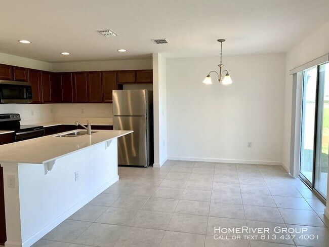 Foto del edificio - 1473 Lucerne Loop Rd NE