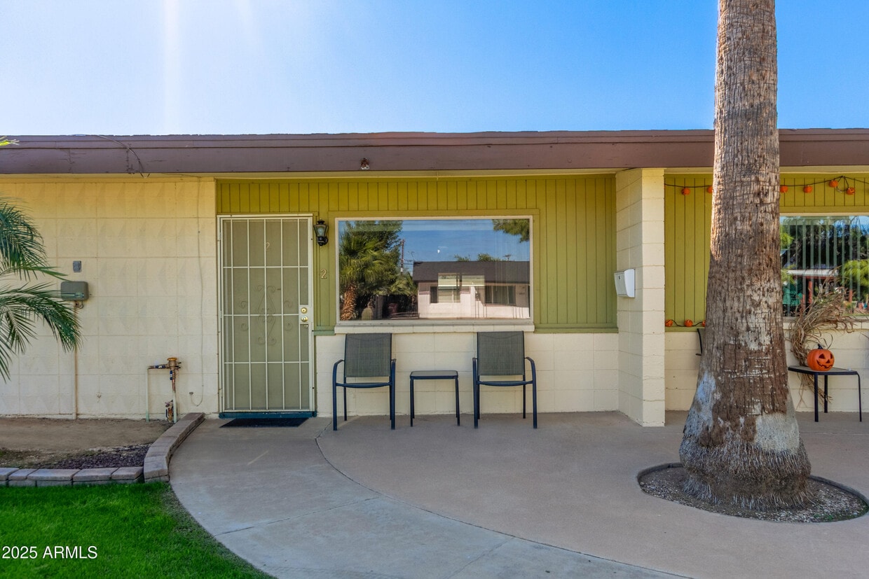 Foto principal - 7045 E Wilshire Dr