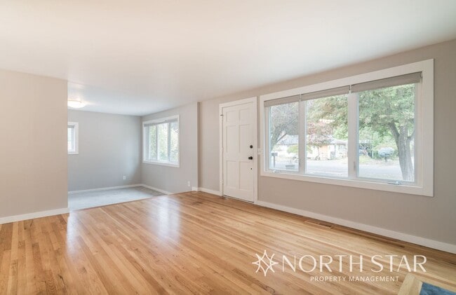 Building Photo - Charming Cottage in Lake Oswego