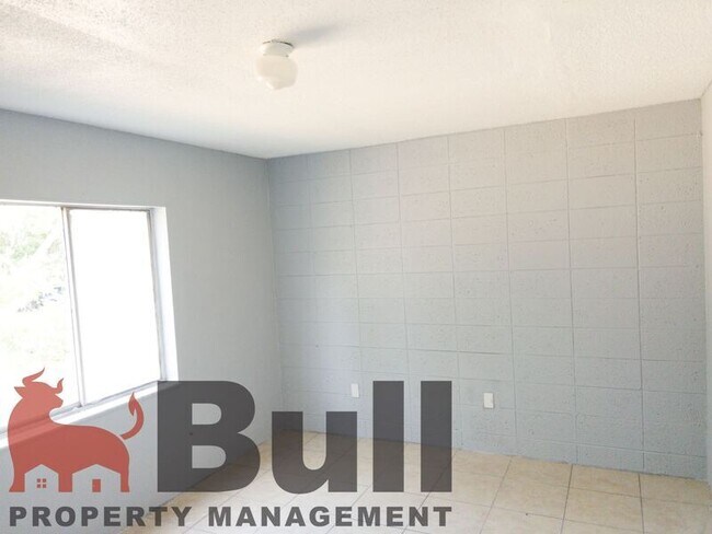 Foto del edificio - 1032 W Jefferson St