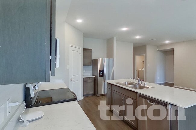 Building Photo - 848 Glover Dr