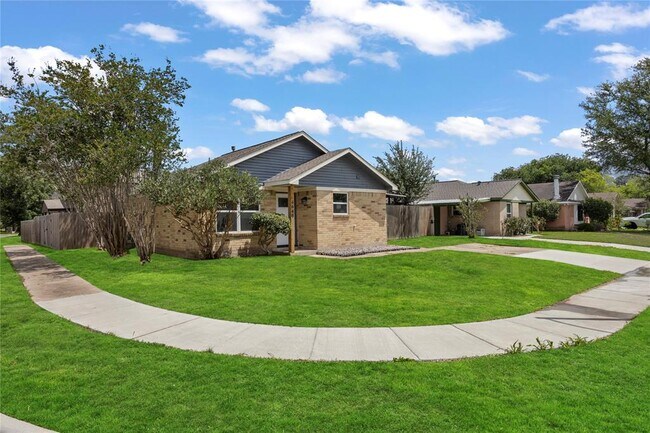 Foto del edificio - 4640 Orange Cir S