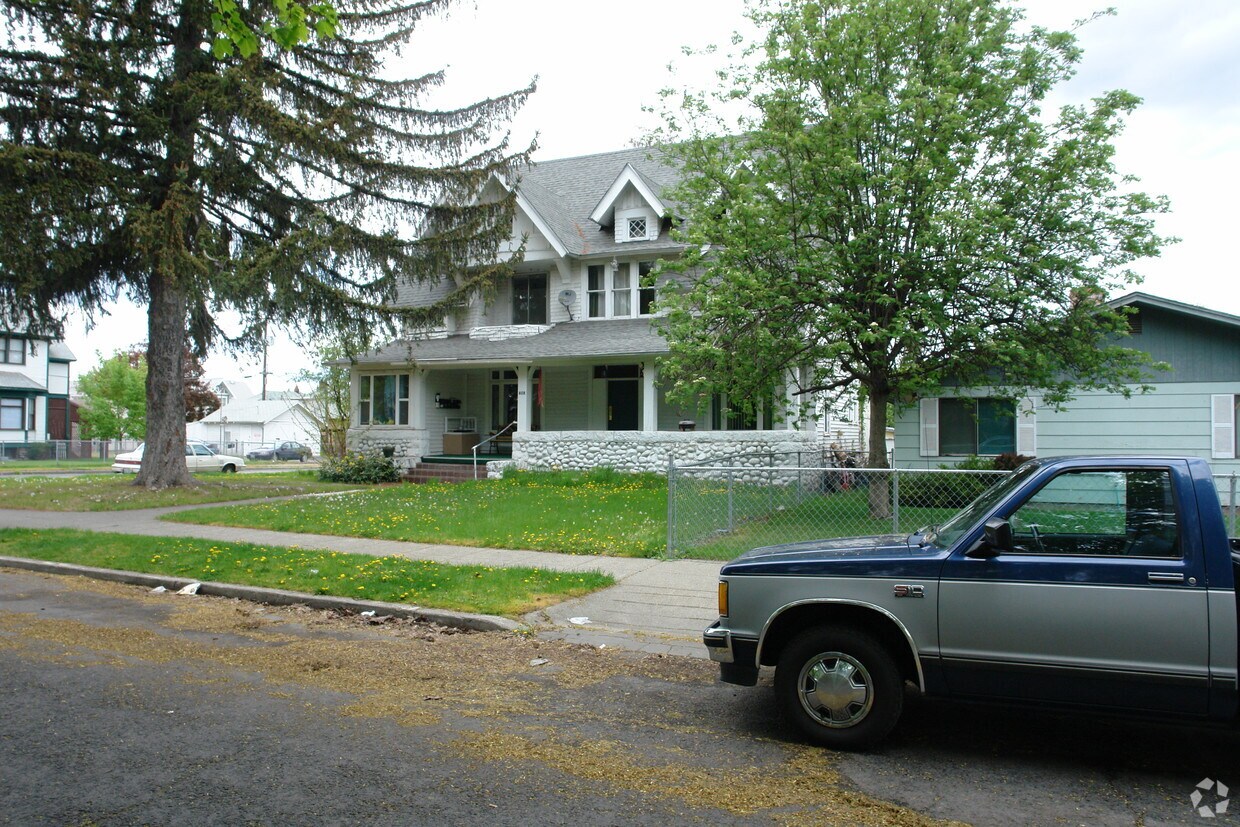 Building Photo - 828 W Mansfield Ave