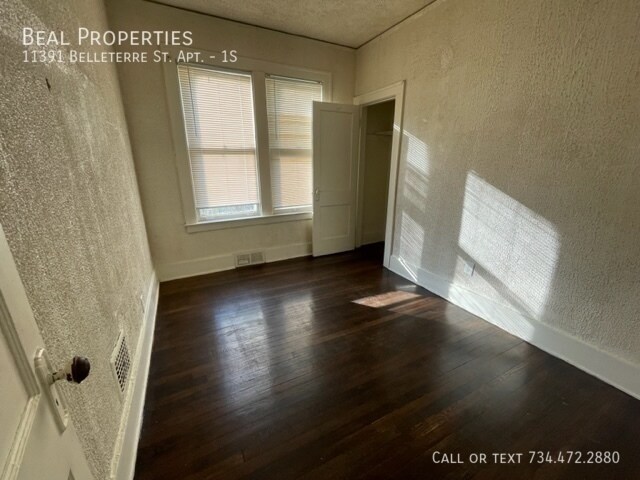 Foto del edificio - 11391 Belleterre Ave