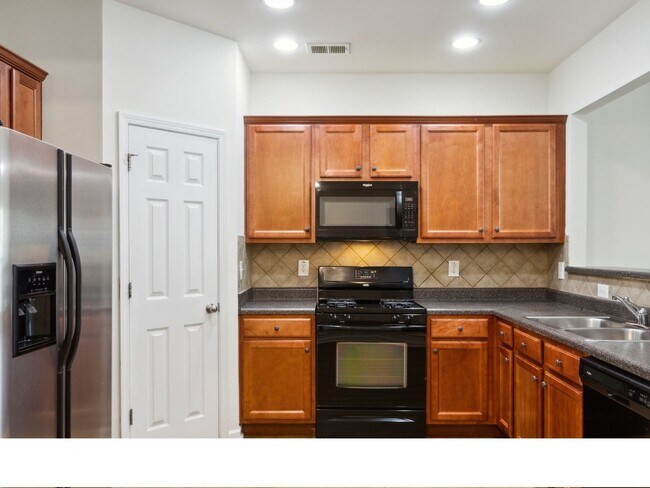 Building Photo - 1652 Coleville Oak Ln
