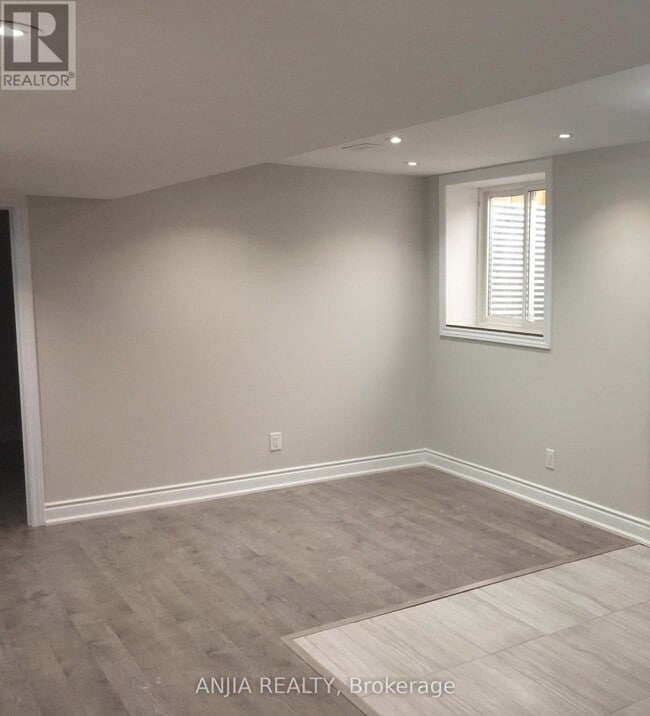 Building Photo - 46 Rampart Dr