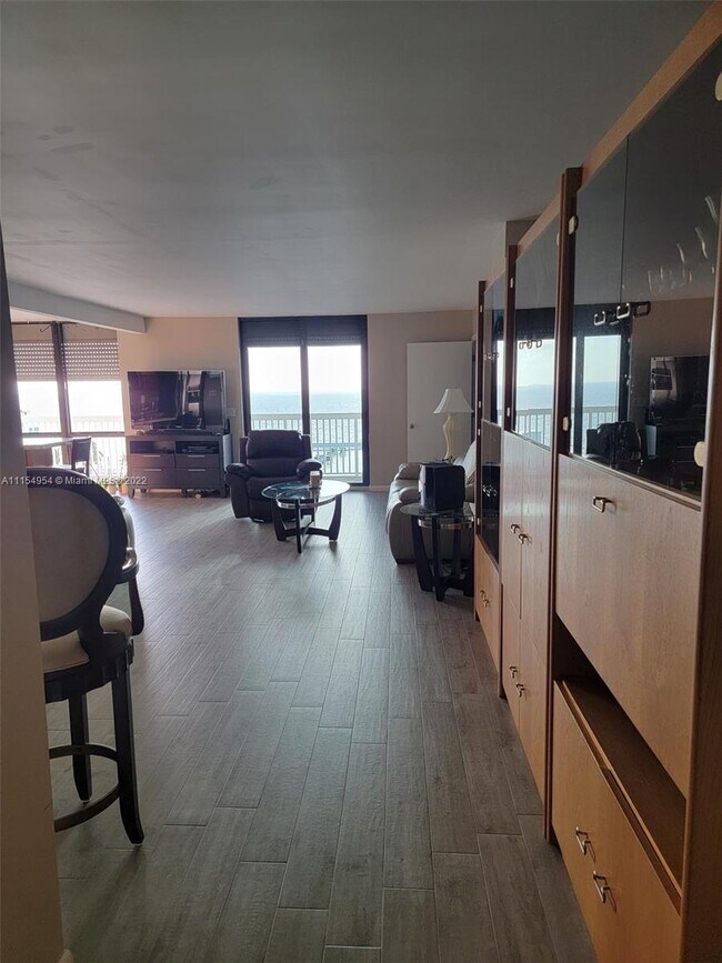 Building Photo - 1500 S Ocean Dr