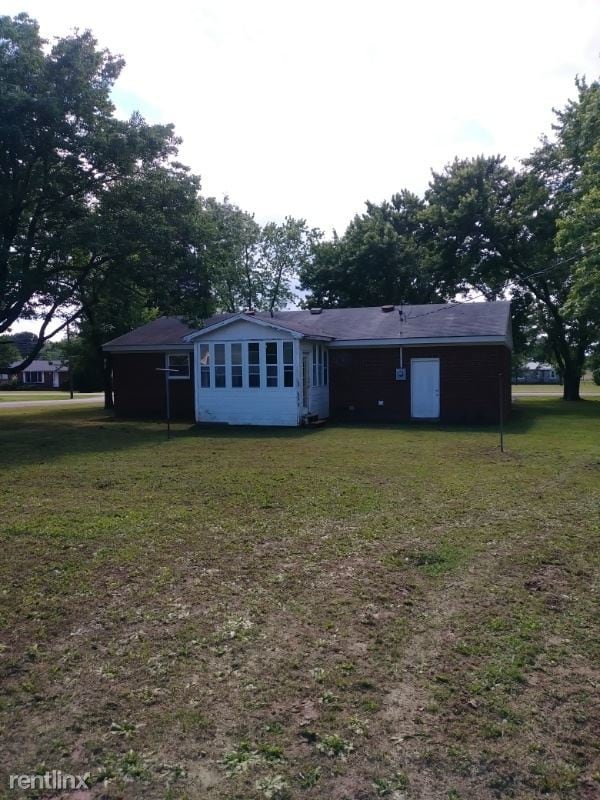 Building Photo - 3 br, 1.5 bath House - 311 Longview St