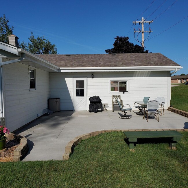 Back Patio - 1311 Green Tree Rd