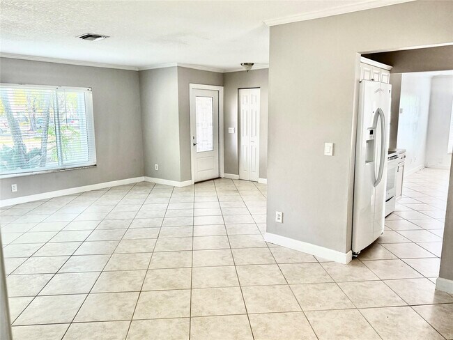 Building Photo - 9850 NW 25th Ct