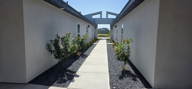 Foto del edificio - 11409 N 25th St
