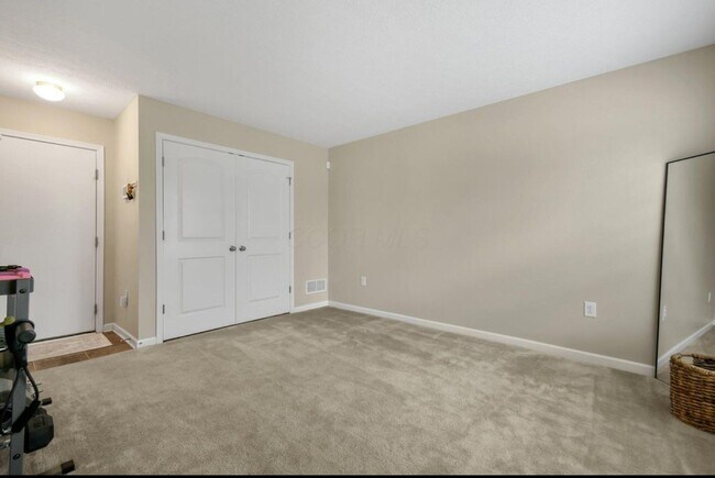 Foto del edificio - 389 Laurel Creek St