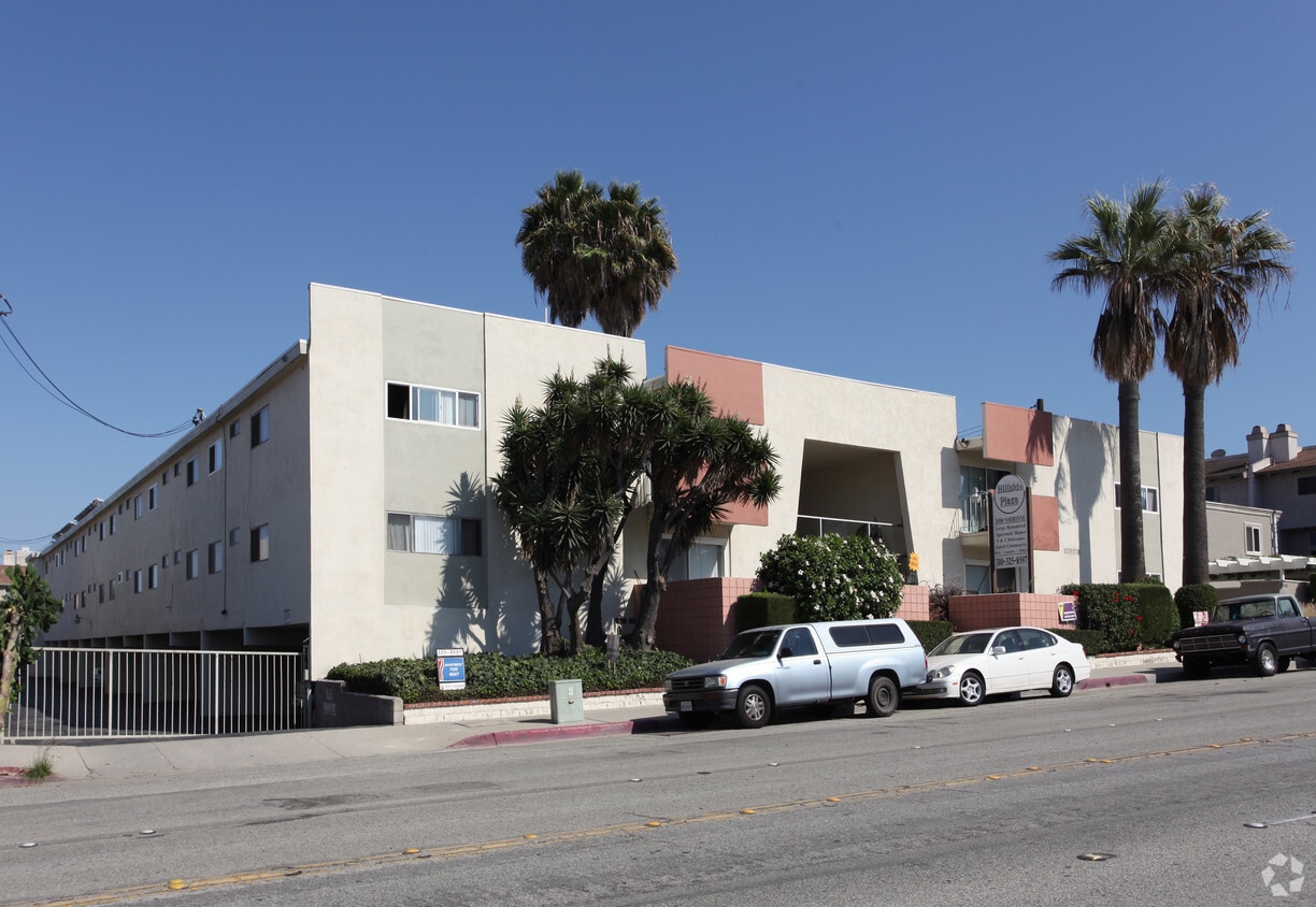 Hillside Plaza Apartments Apartments in Lomita, CA