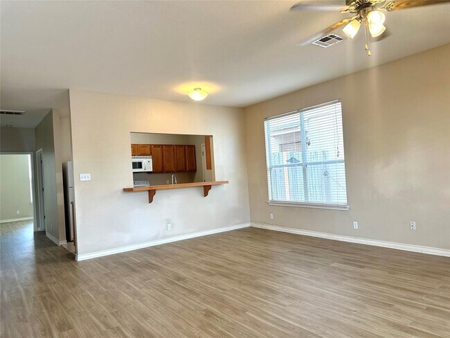 Building Photo - 212 Sandstone Dr