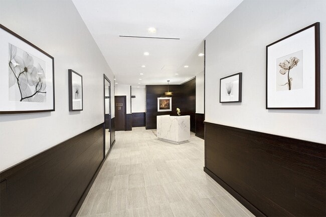 Building Photo - 108 5th Ave