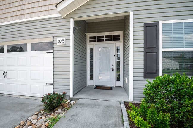 Building Photo - 4 Bedroom Ranch in Creedmoor!