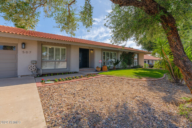 Building Photo - 507 E Caribbean Ln