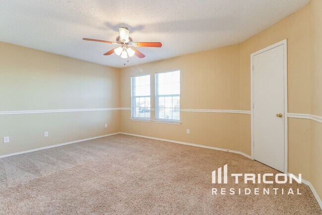 Foto del edificio - 2432 Big Spring Dr
